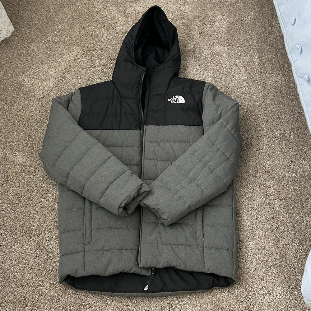 The North Face Two-Tone Puffer Jacket Boys size 18-20 or XS Adult